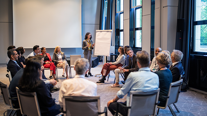 人力资源公司九州酷游国际认为中国制造业企业出海应从人才培养与人才开展双驱动模型管理国际化人才